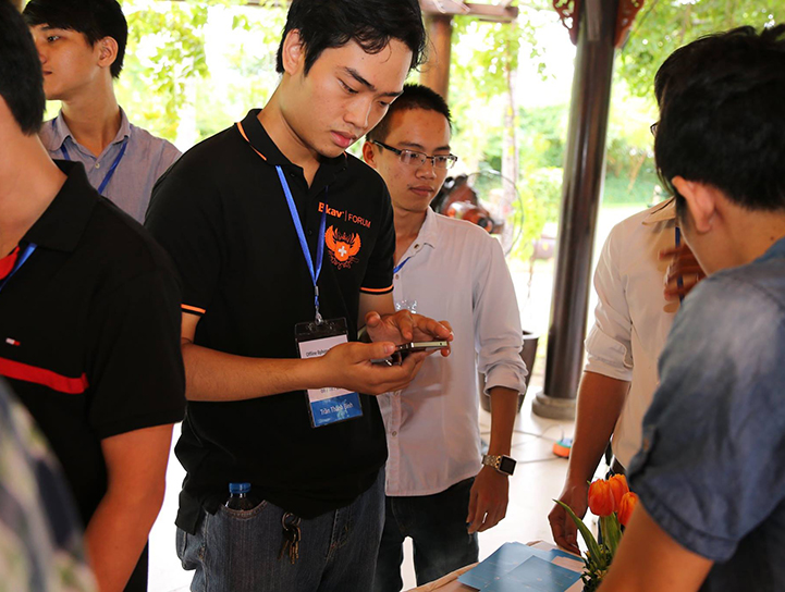 Bkav smartphone  - Bphone Hands-on